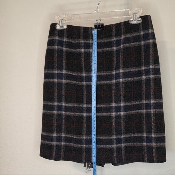 Talbots Petite Size 8 Plaid Wool Blend Skirt With Back Zipper & Button Closure - Picture 5 of 10